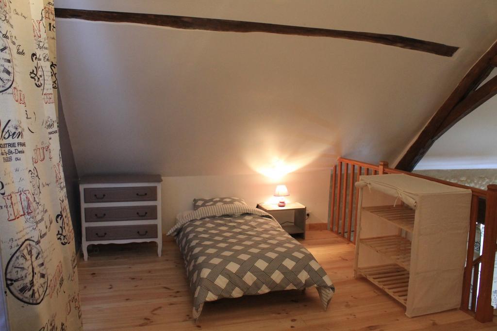 Gite De La Huaudiere Mosnes Room photo