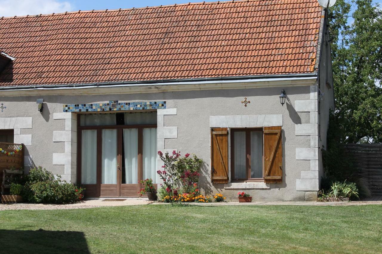Gite De La Huaudiere Mosnes Exterior photo